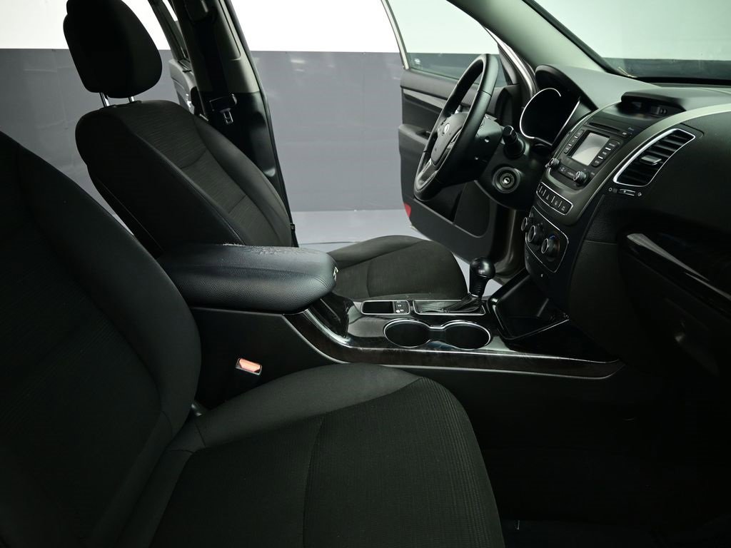Used 2015 Kia Sorento LX image 23