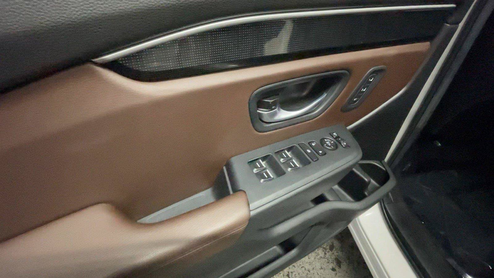 Used 2025 Honda Pilot Elite image 29