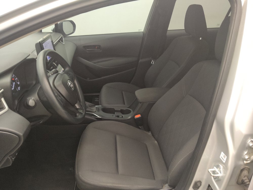 Used 2025 Toyota Corolla LE FWD image 17