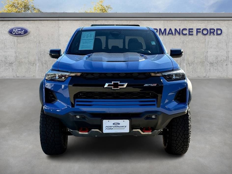 Used 2025 Chevrolet Colorado ZR2 w/ Midnight Edition image 3