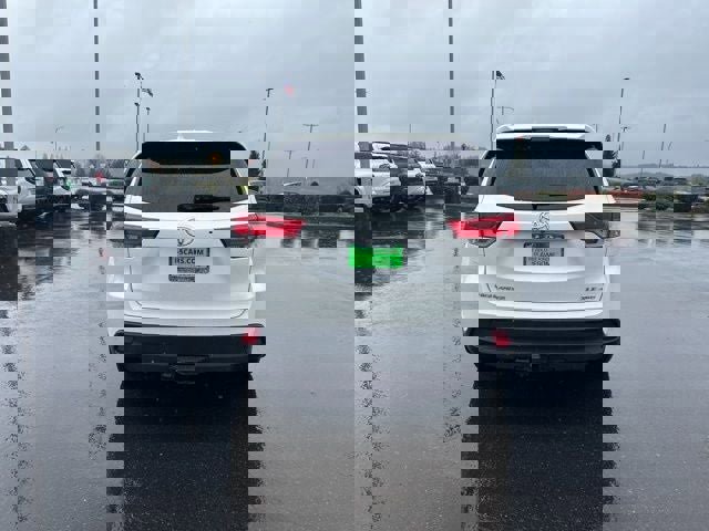 Used 2018 Toyota Highlander XLE image 8