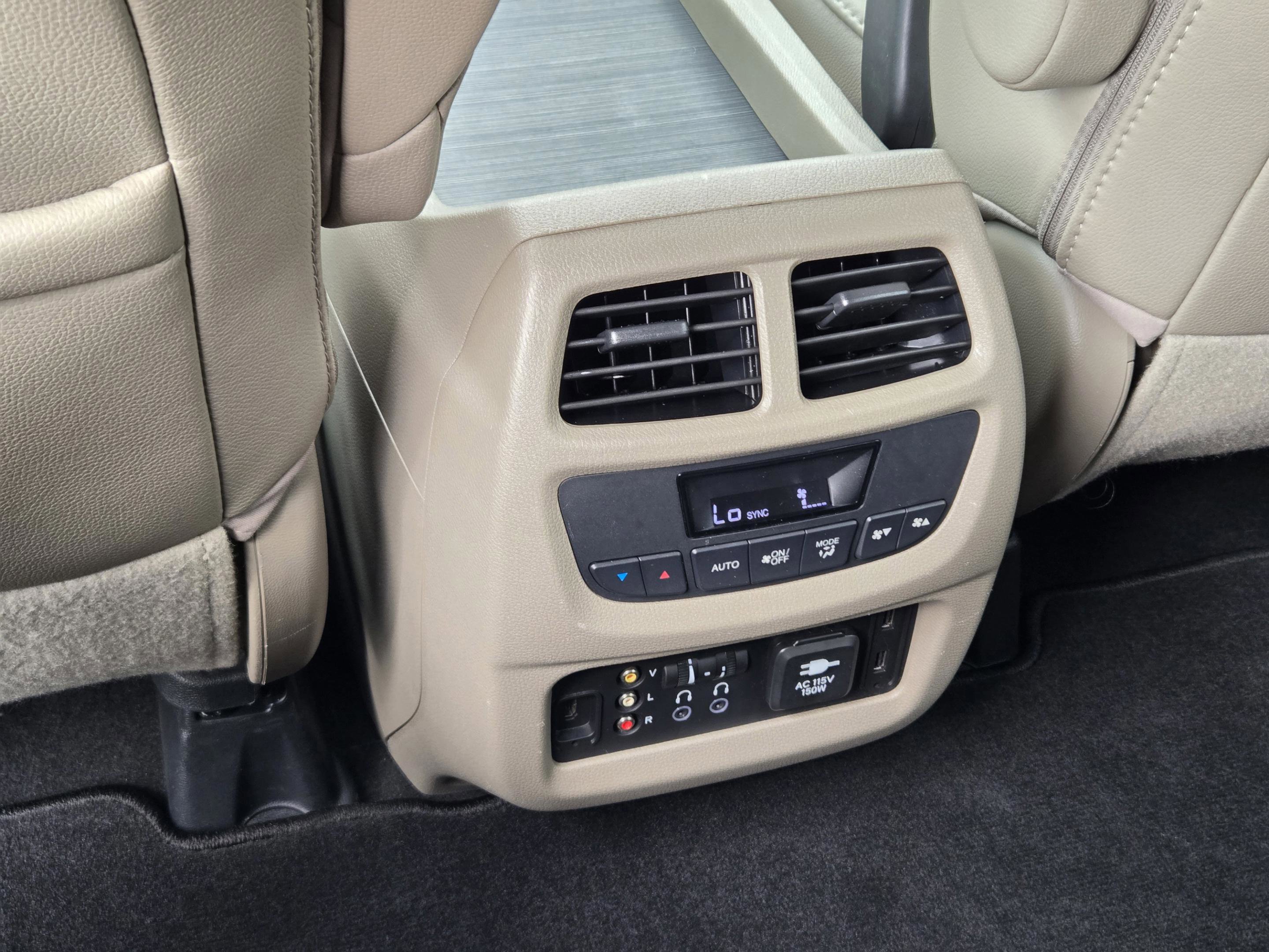 Used 2017 Honda Pilot Touring image 28