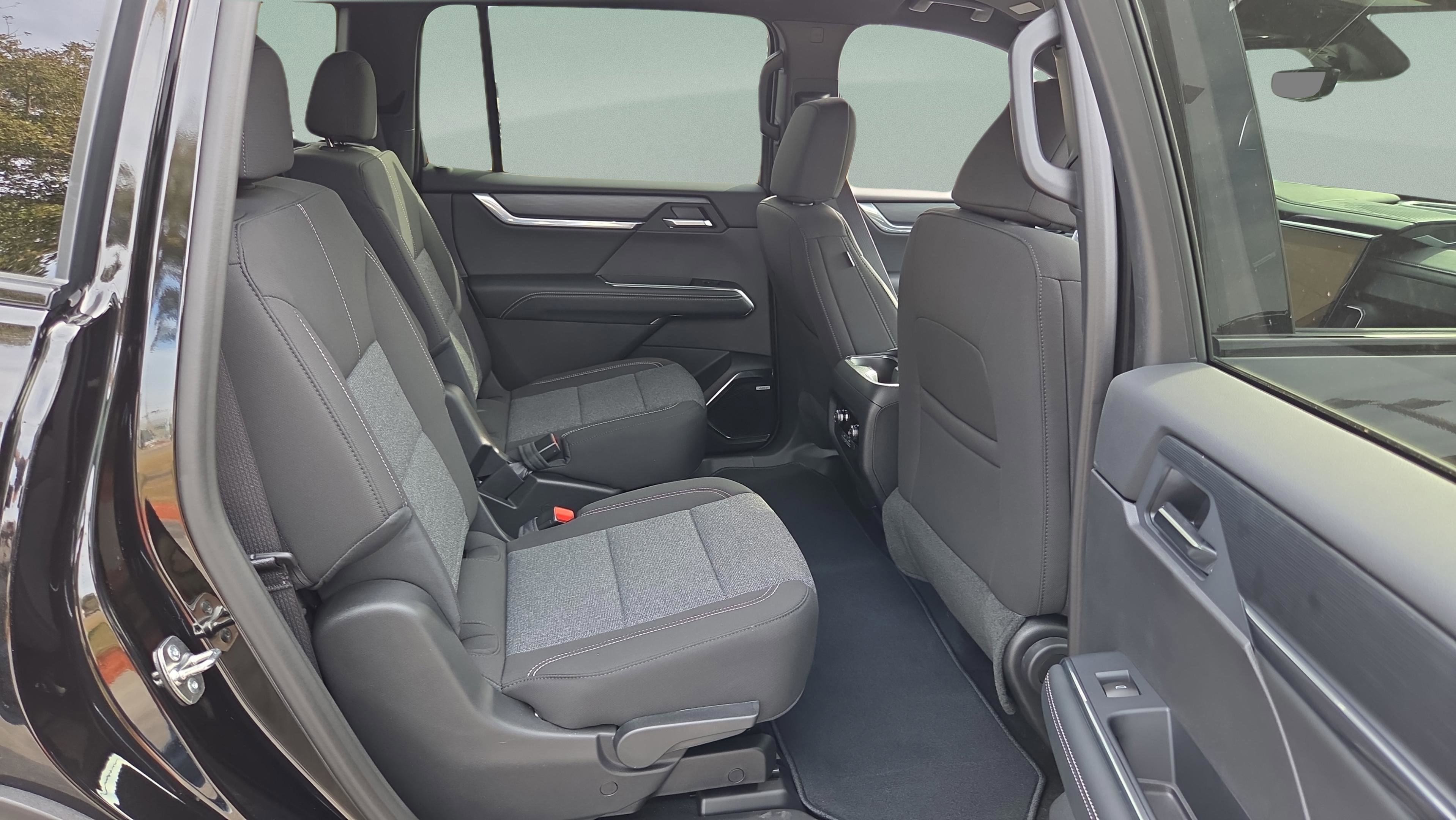 New 2026 GMC Acadia Elevation w/ Black Edition FWD image 20