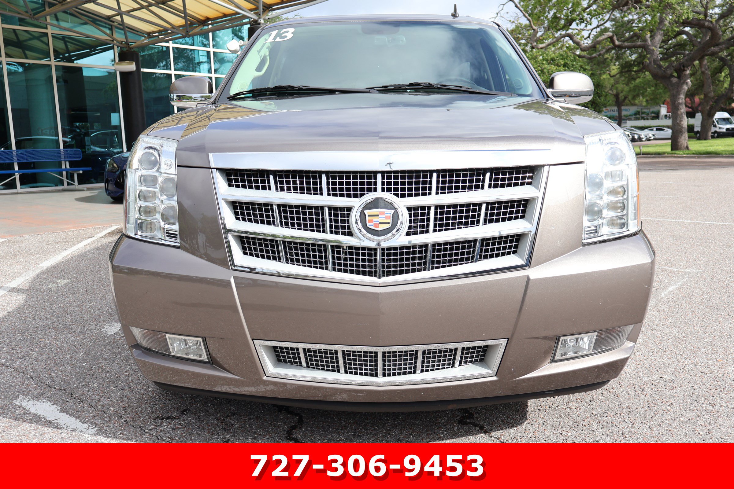 Used 2013 Cadillac Escalade ESV Platinum RWD image 13