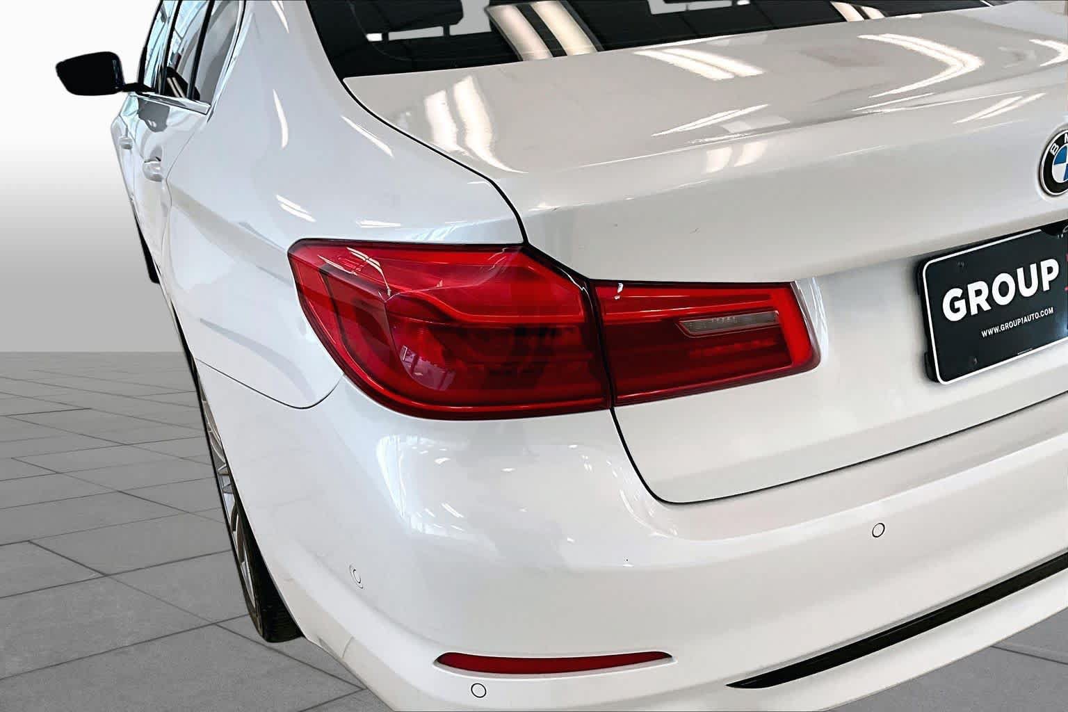Used 2020 BMW 530i w/ Premium Package RWD image 26
