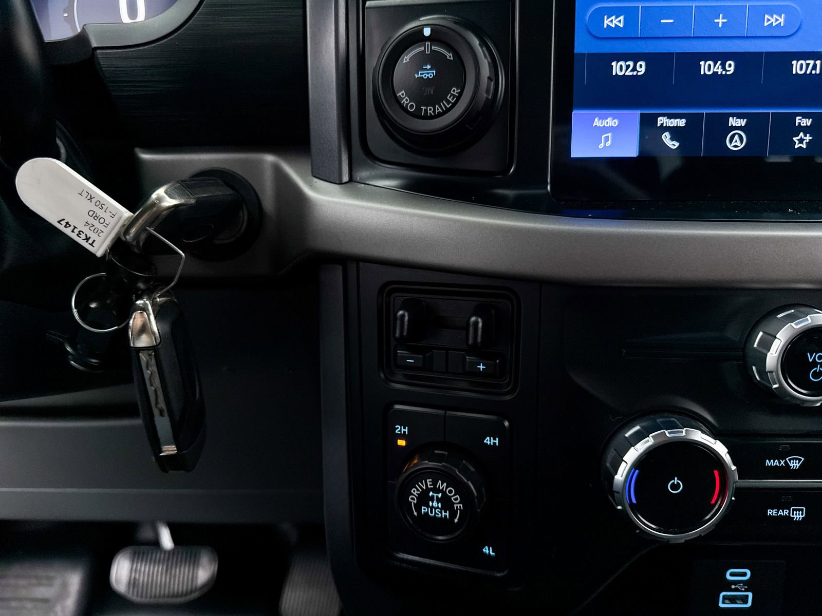 Used 2024 Ford F150 XLT w/ FX4 Off-Road Package image 9