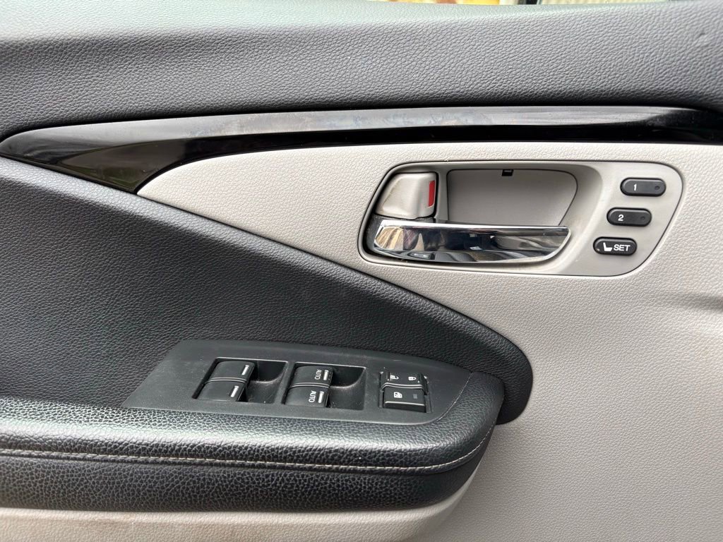 Used 2017 Honda Ridgeline RTL-E image 18