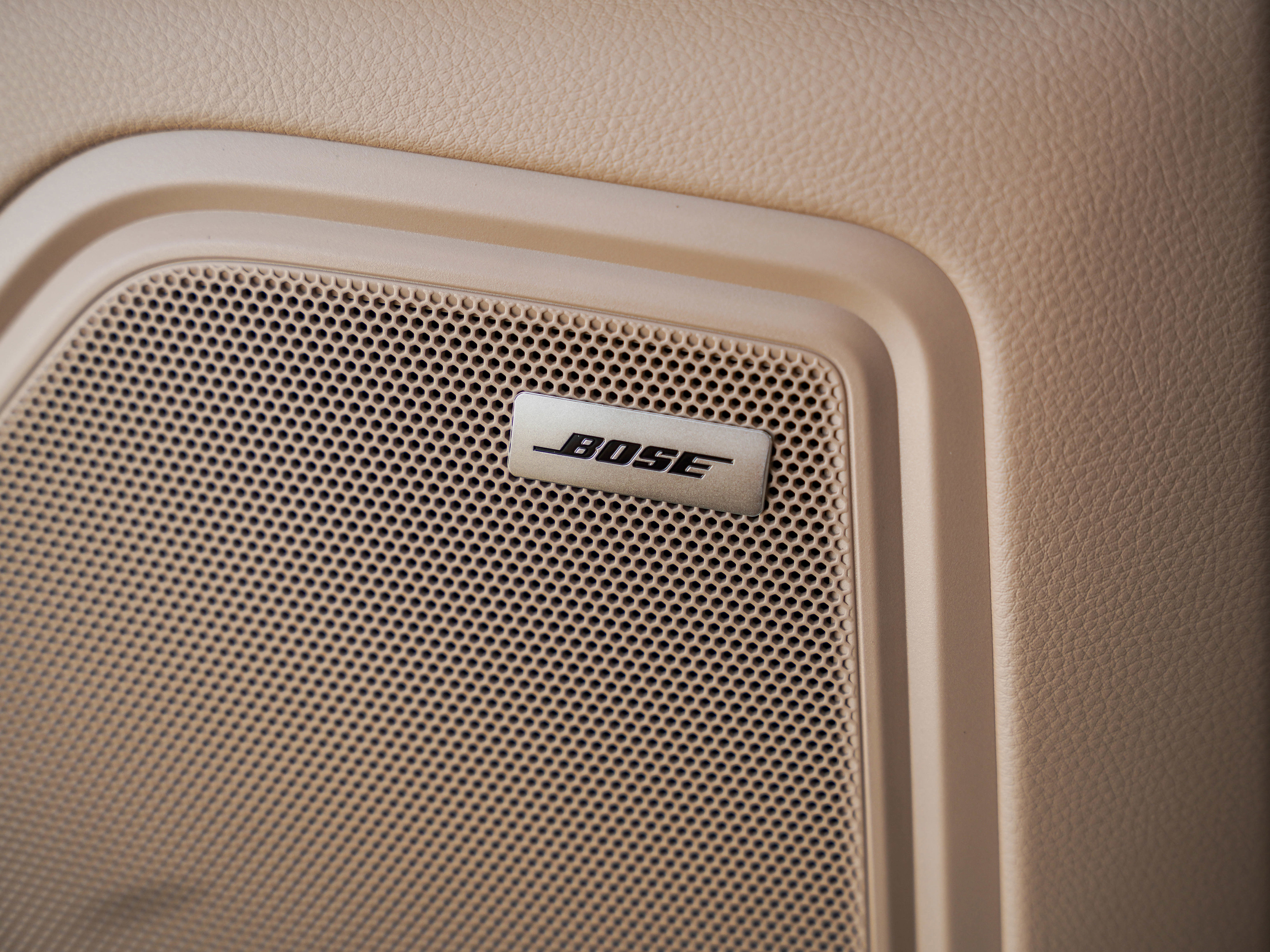 Certified 2025 Porsche Macan image 18