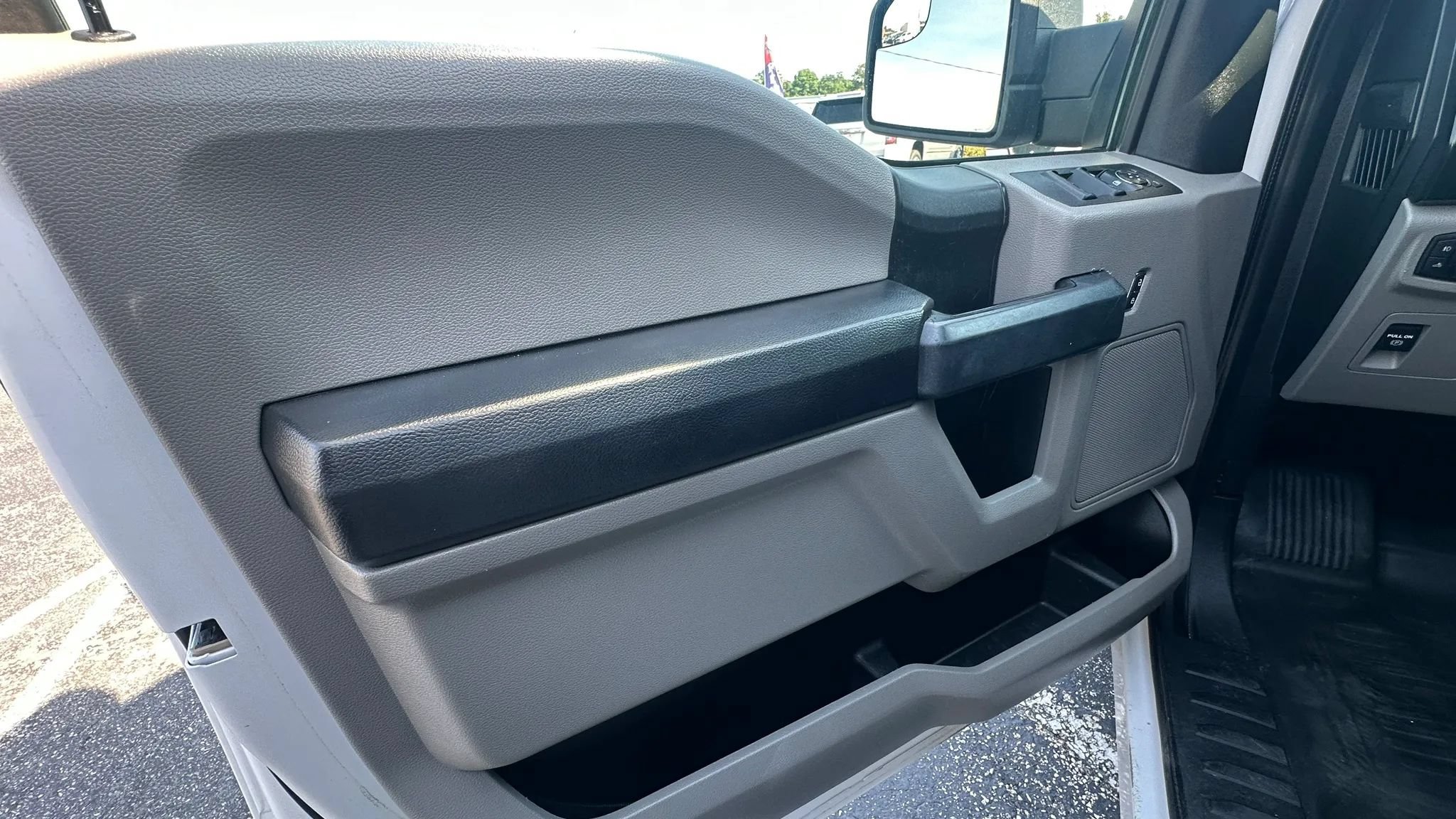 Used 2020 Ford F150 XL w/ Equipment Group 101A Mid AWD/4WD image 10