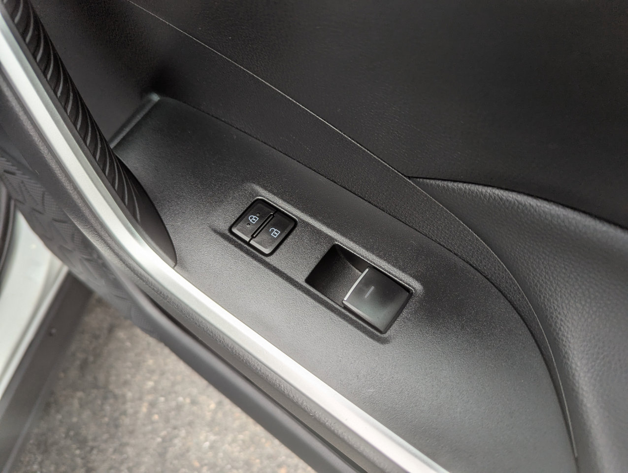 Used 2024 Toyota RAV4 XLE AWD/4WD image 30