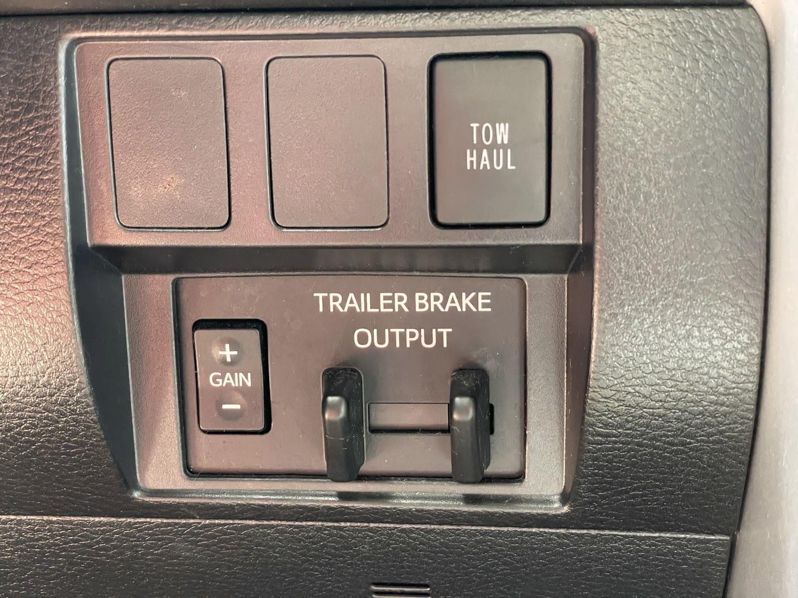 Used 2020 Toyota Tundra SR5 w/ SR5 Upgrade Package AWD/4WD image 27