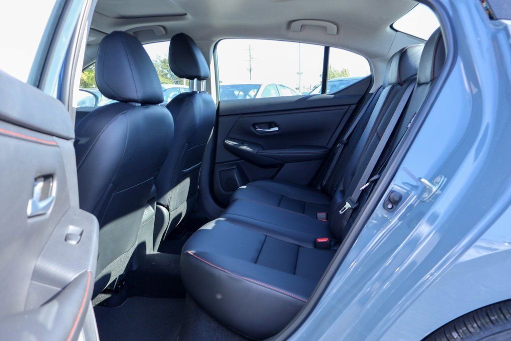 New 2025 Nissan Sentra SR image 8