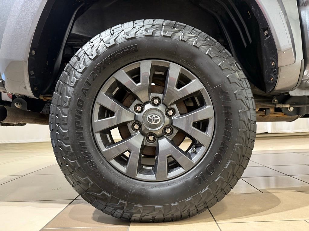 Certified 2020 Toyota Tacoma SR5 w/ Technology Package AWD/4WD image 9