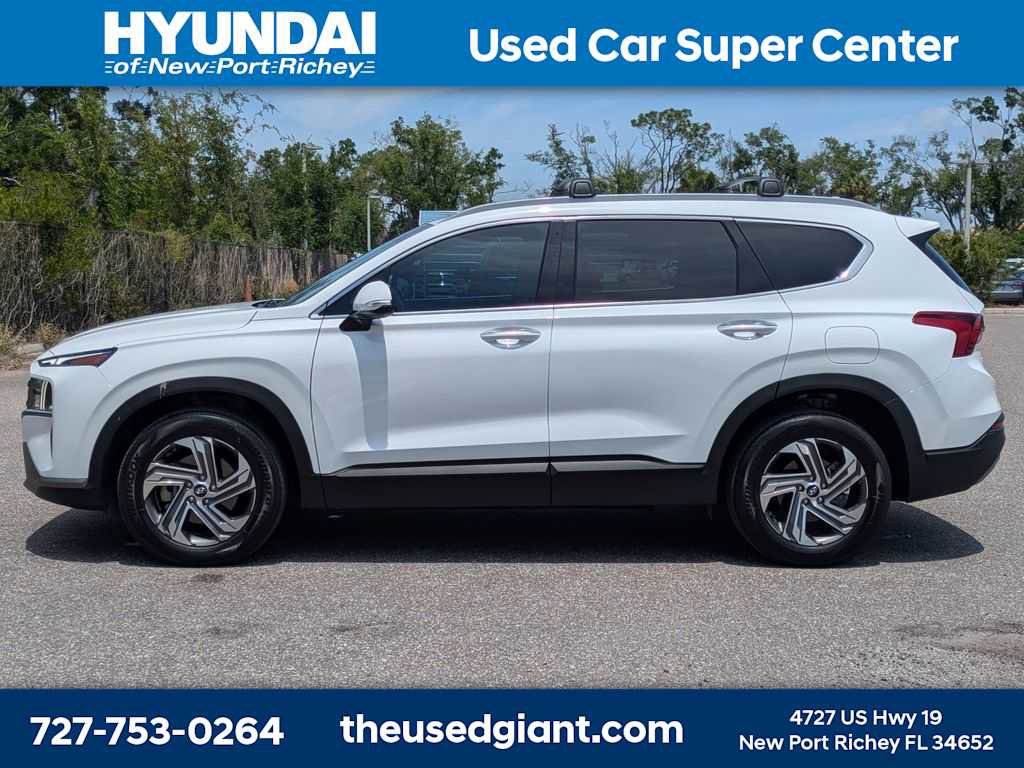 Used 2023 Hyundai Santa Fe SEL FWD image 2