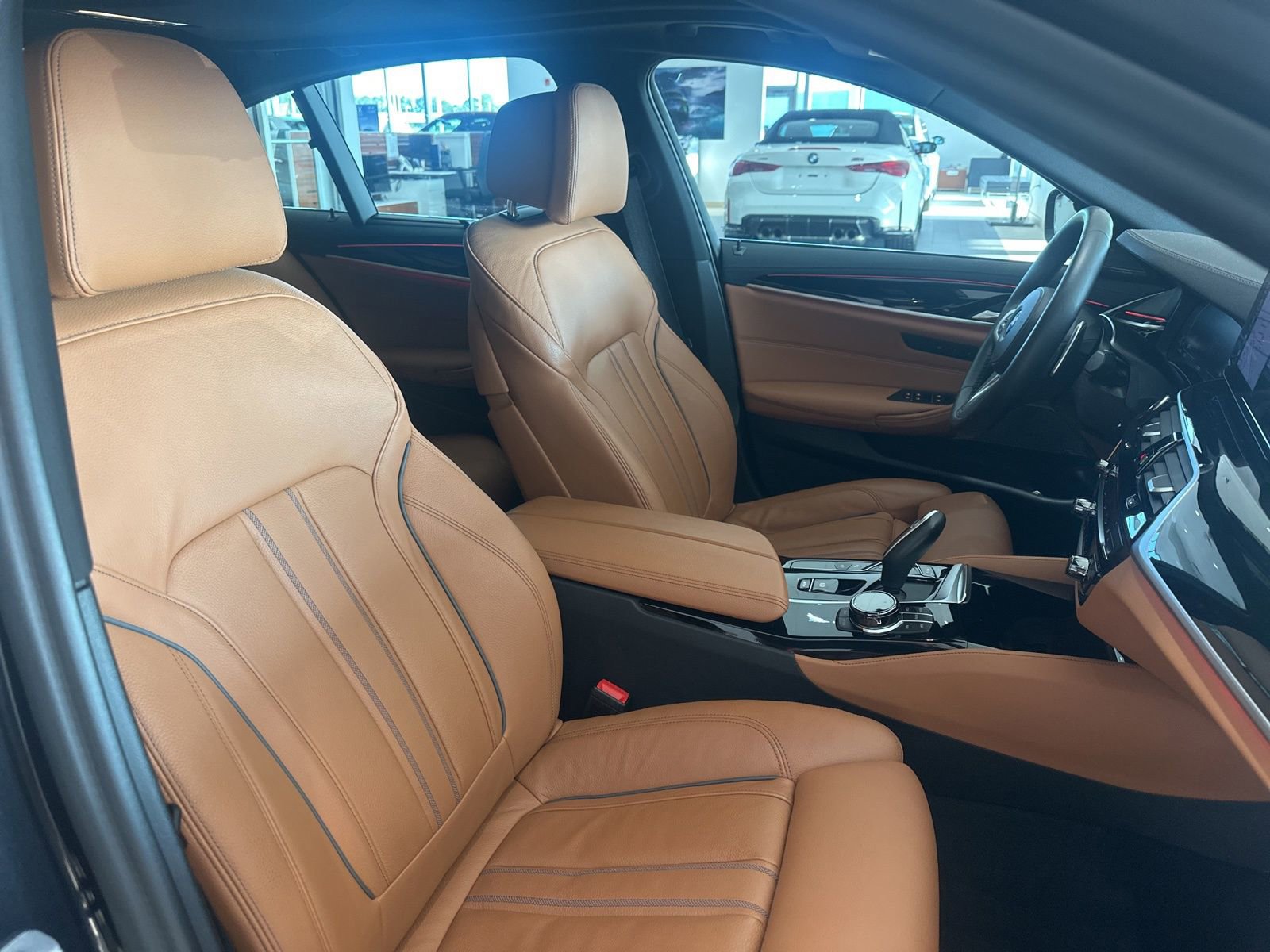 Used 2023 BMW M550i xDrive w/ Dynamic Handling Package image 38