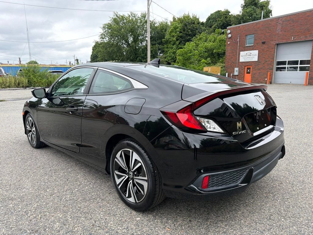 Used 2017 Honda Civic EX-T image 4