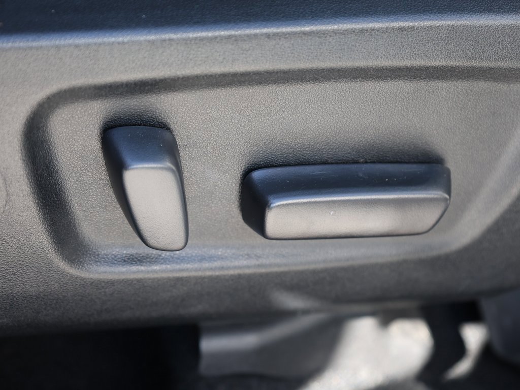 Used 2019 Toyota Highlander XLE image 22