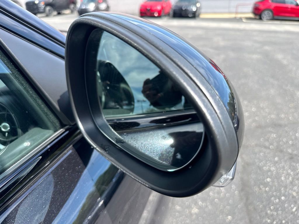 Used 2024 Alfa Romeo Giulia AWD image 66