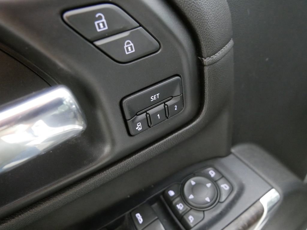 Used 2022 GMC Sierra 3500 Denali w/ Denali Ultimate Package image 15