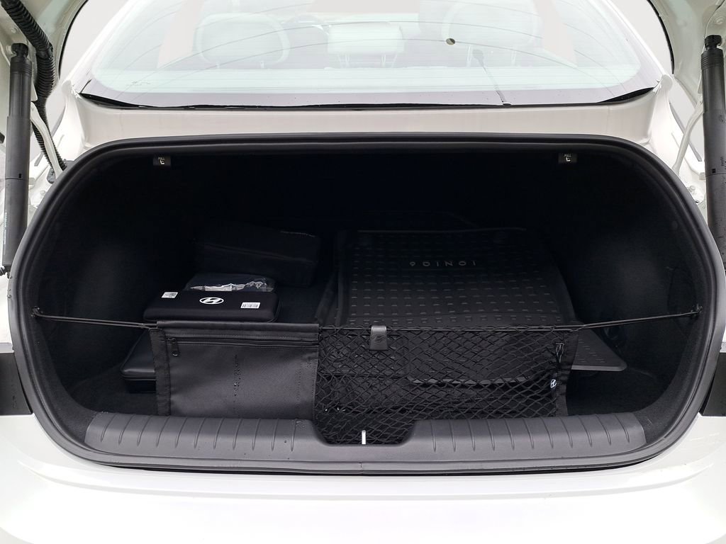 New 2025 Hyundai Ioniq 6 SEL image 28