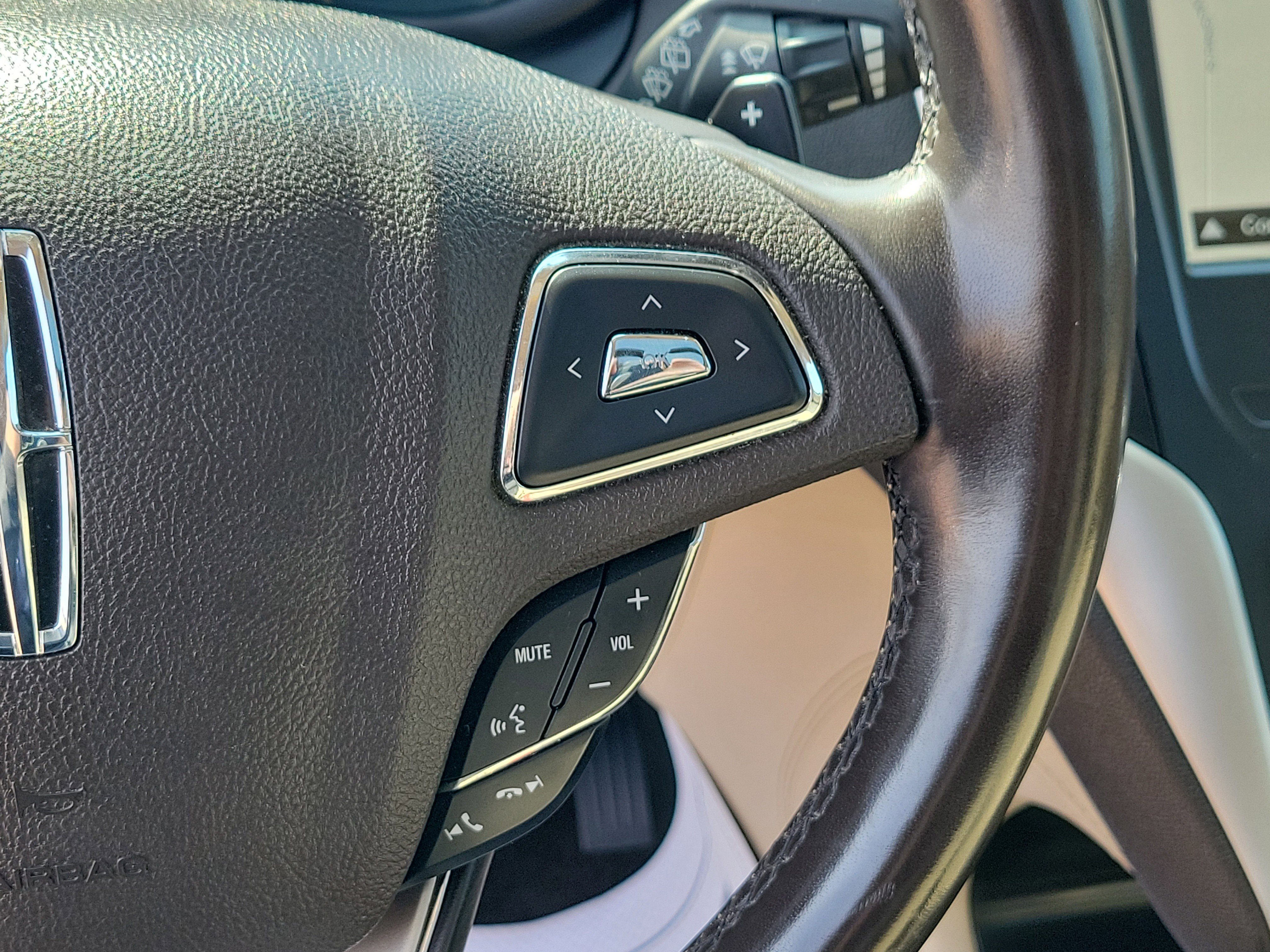 Used 2018 Lincoln MKC Select w/ Select Plus Package image 25