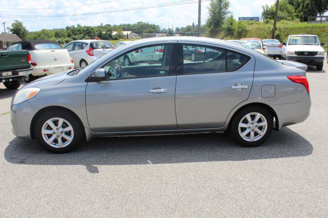 Used 2014 Nissan Versa SV image 6