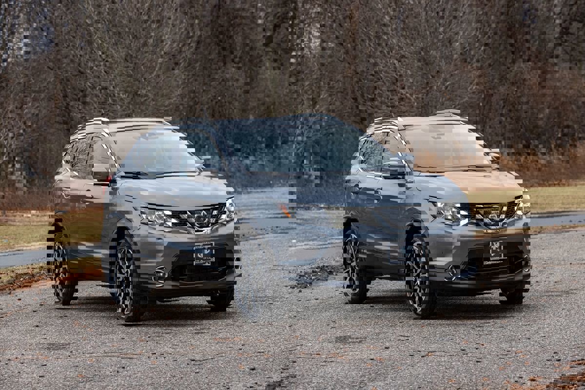 Used 2019 Nissan Rogue Sport SL image 2