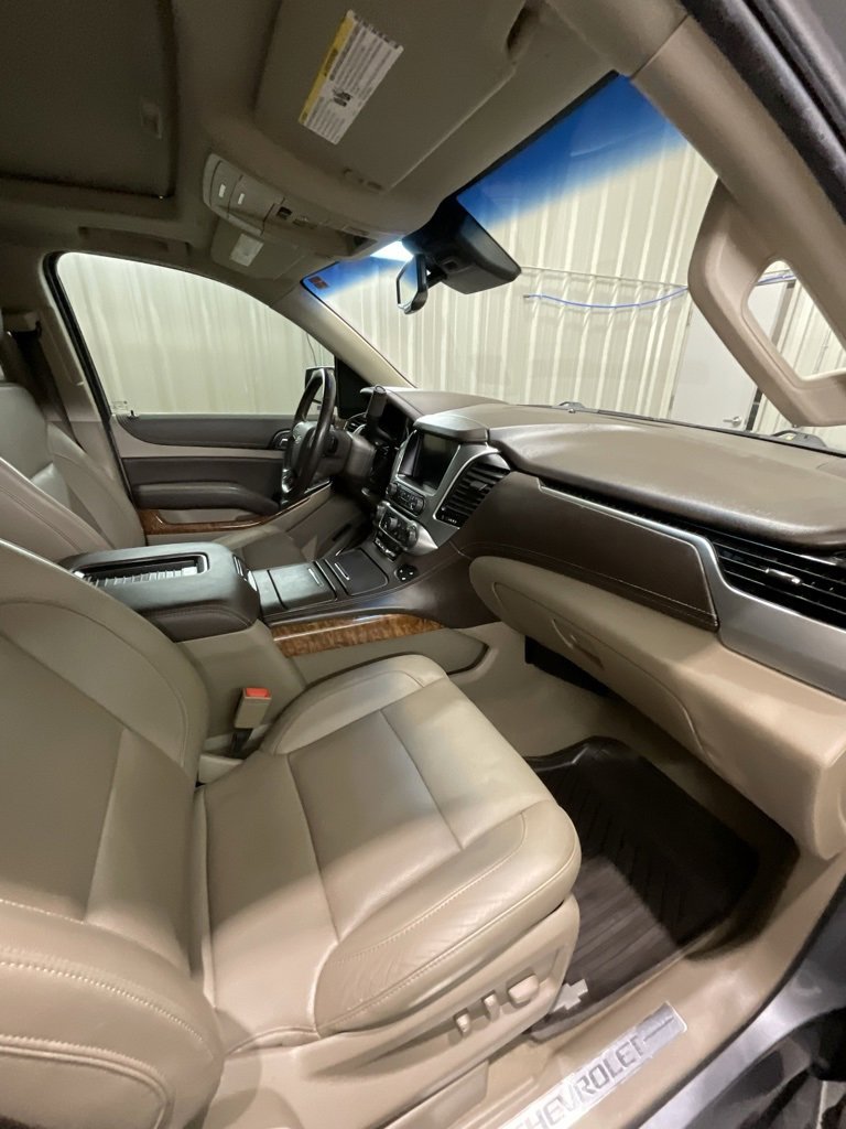 Used 2020 Chevrolet Suburban Premier image 16