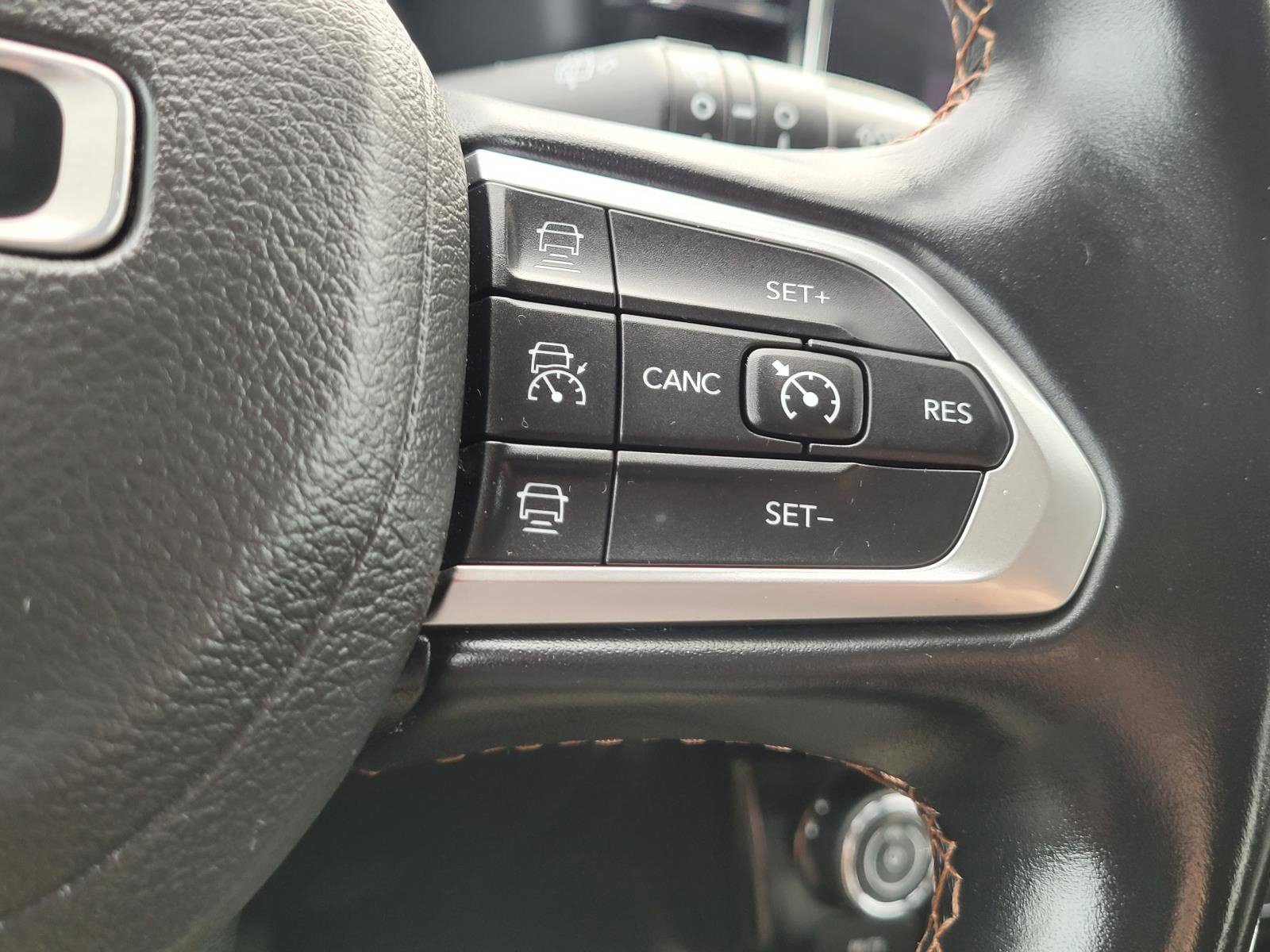 Used 2022 Jeep Compass Limited AWD/4WD image 29