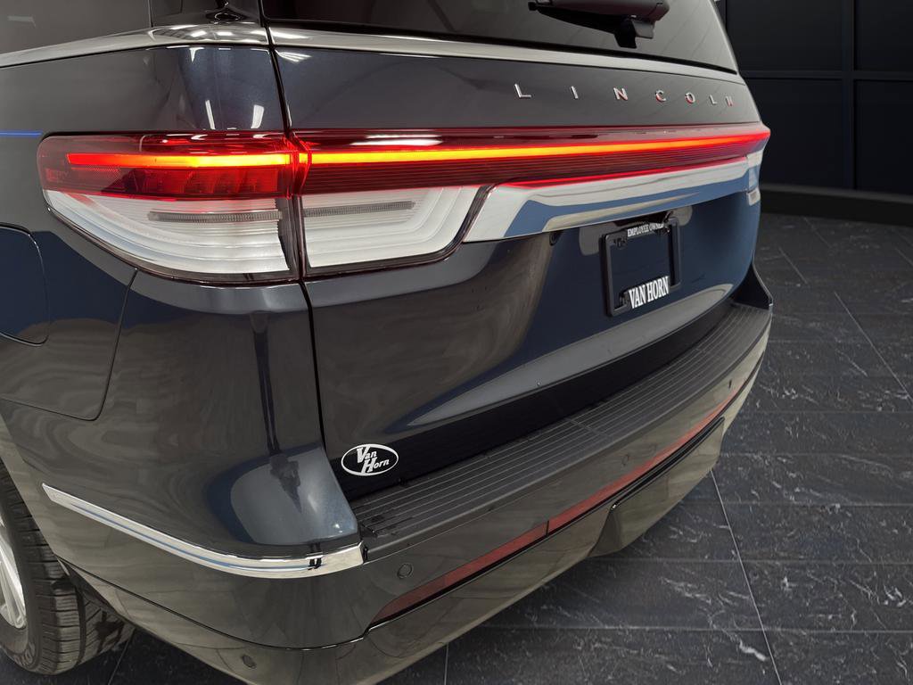 Used 2024 Lincoln Navigator Premiere AWD/4WD image 37