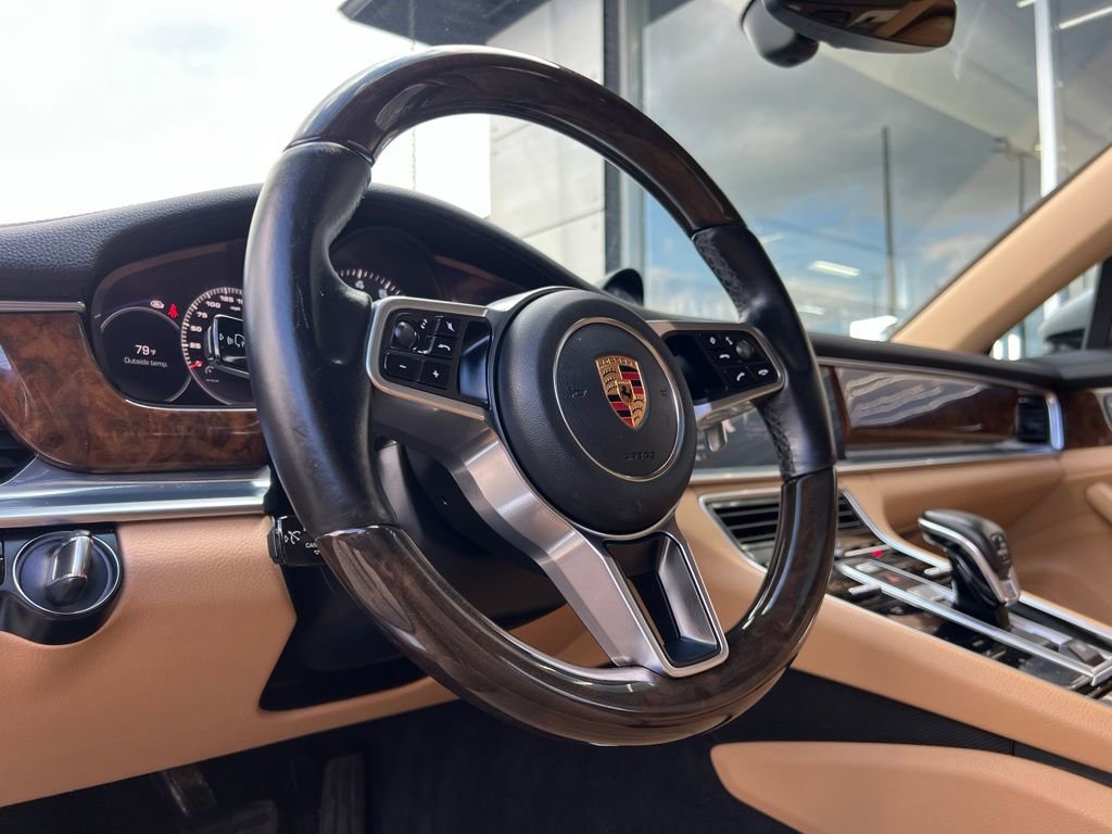 Used 2018 Porsche Panamera 4 image 38