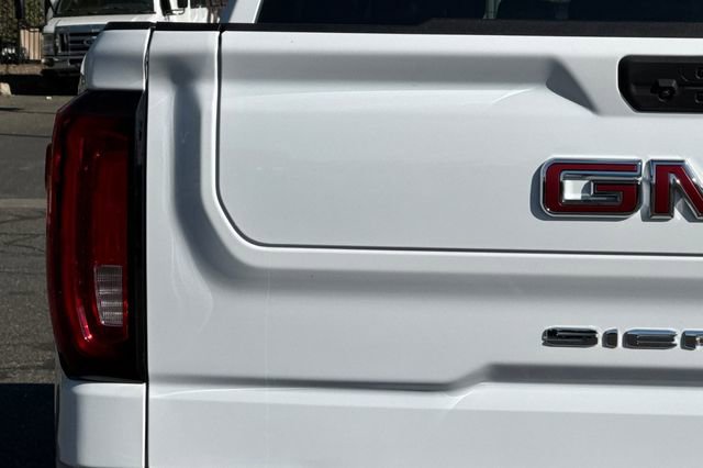 Used 2025 GMC Sierra 1500 SLT AWD/4WD image 49