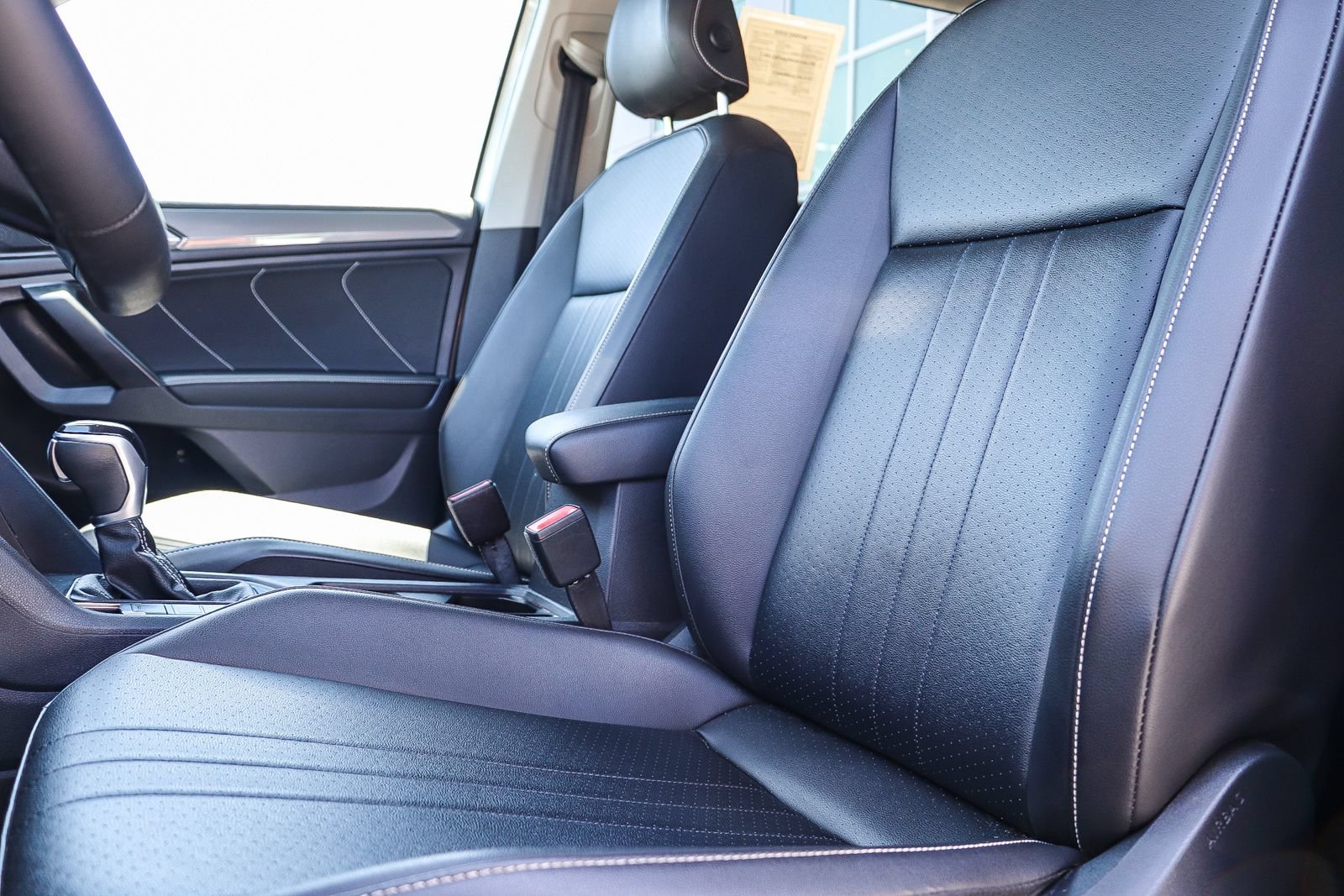 Certified 2022 Volkswagen Tiguan SE FWD image 24