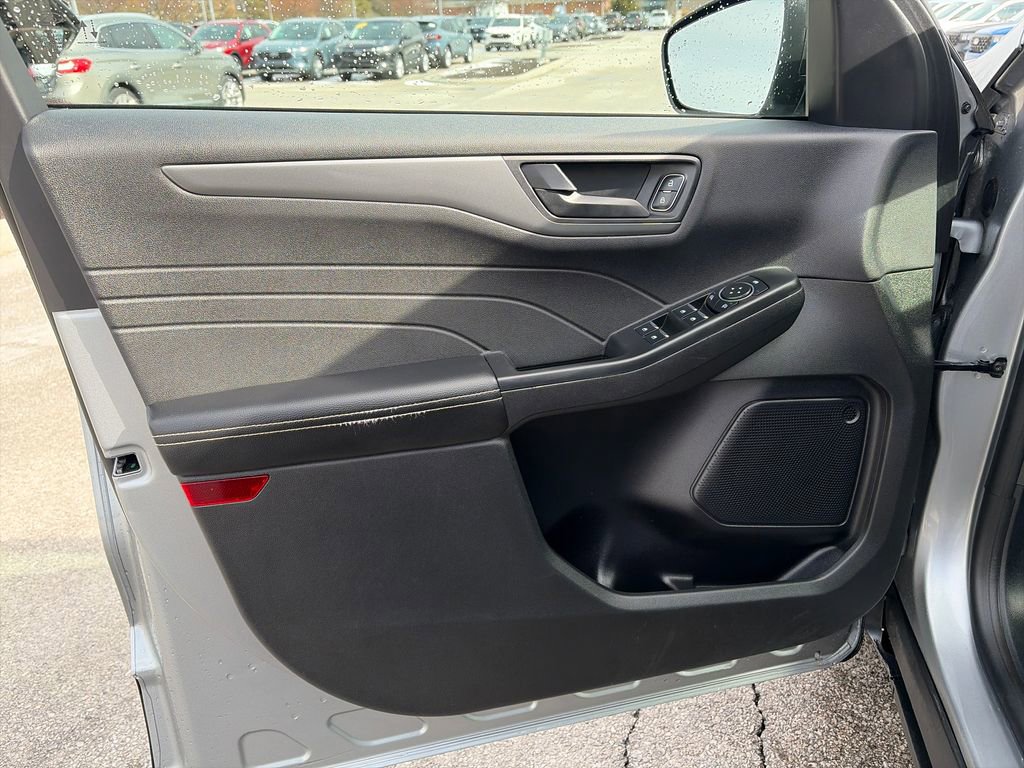 Used 2023 Ford Escape Active image 13