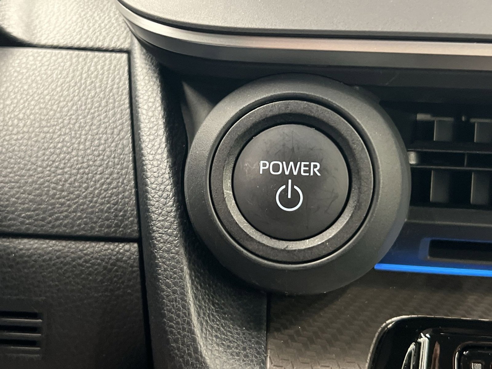 Used 2024 Toyota Prius XLE AWD/4WD image 30