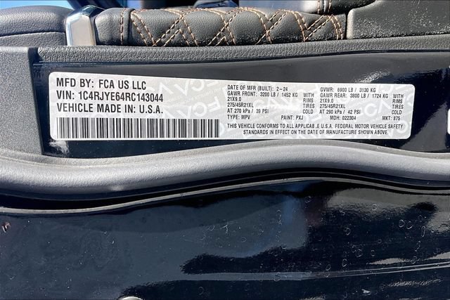 Used 2024 Jeep Grand Cherokee Summit AWD/4WD image 31