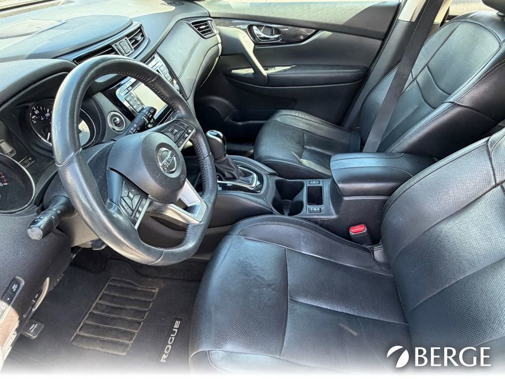 Used 2017 Nissan Rogue SL w/ SL Premium Package image 17