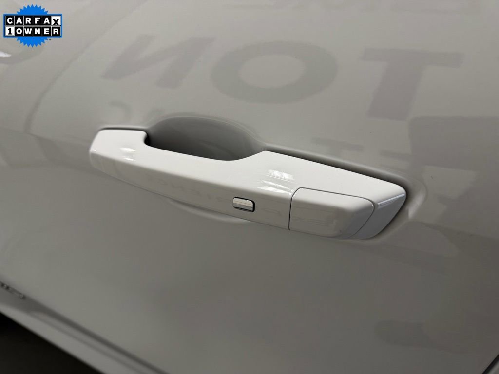 Used 2025 GMC Acadia Elevation image 3