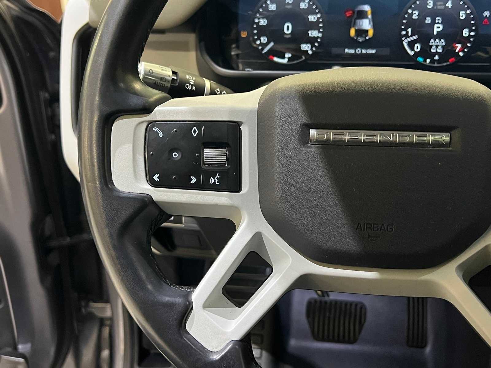 Used 2020 Land Rover Defender 110 SE image 21