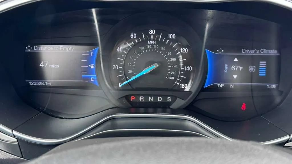 Used 2016 Ford Fusion SE FWD image 18
