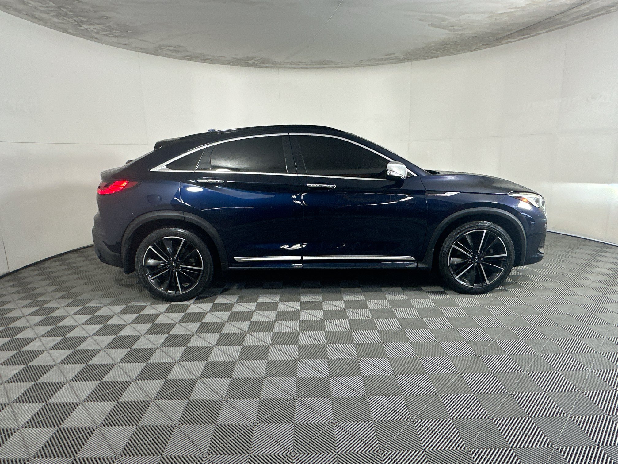 Used 2022 INFINITI QX55 Essential w/ Proassist Package AWD/4WD image 2