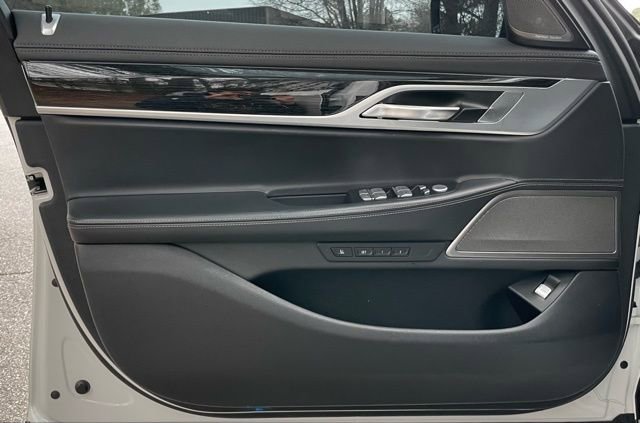 Used 2019 BMW 750i xDrive w/ M Sport Package AWD/4WD image 14