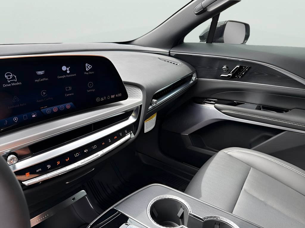 New 2026 Cadillac Lyriq Signature Sport w/ LPO, Floor Liner Package RWD image 27