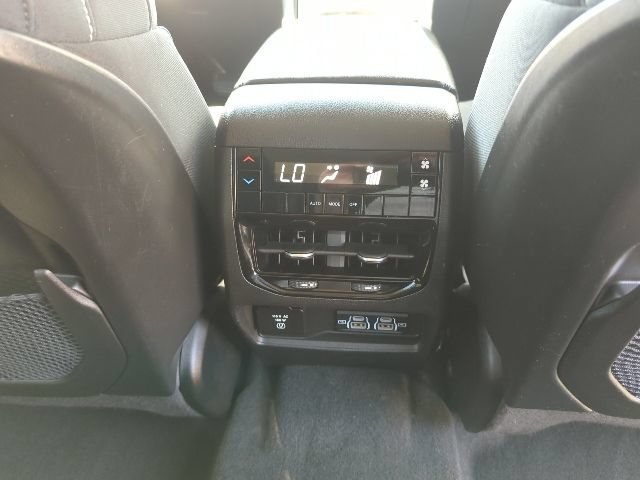 Used 2021 Jeep Grand Cherokee L Laredo w/ Luxury Tech Group I AWD/4WD image 23
