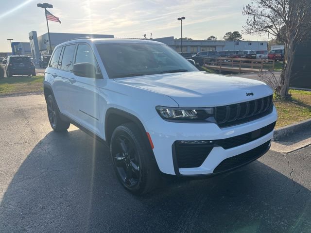 New 2026 Jeep Grand Cherokee Limited w/ Limited Altitude Package AWD/4WD image 1