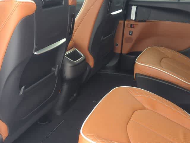 New 2026 Chrysler Pacifica Pinnacle image 18