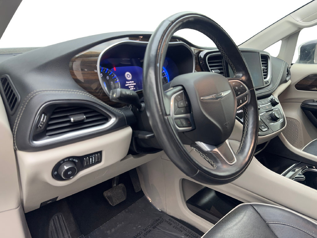 Used 2022 Chrysler Pacifica Limited FWD image 55