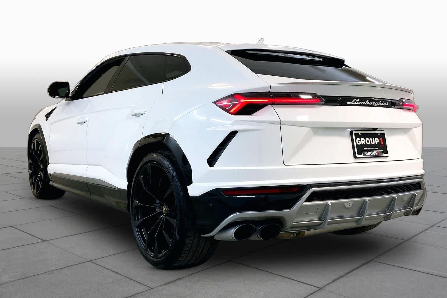 Used 2020 Lamborghini Urus AWD/4WD image 11