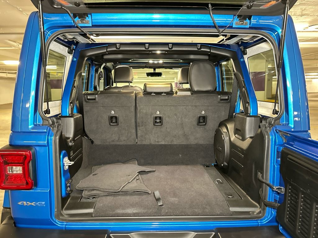 Used 2023 Jeep Wrangler Unlimited Sahara image 6