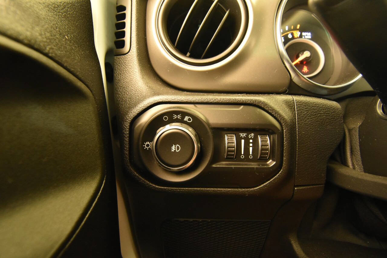 Used 2021 Jeep Wrangler Sport AWD/4WD image 28